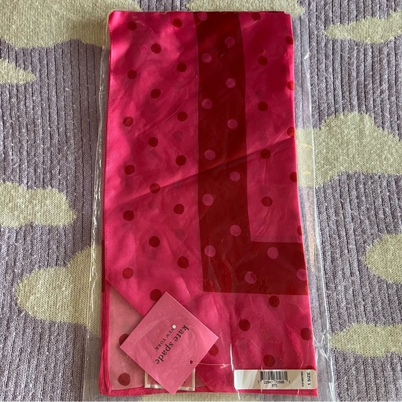 NWT Kate Spade Painterly Polka Dot 100% Silk Square Scarf Pink Cloud KS1003795C - Picture 4 of 8